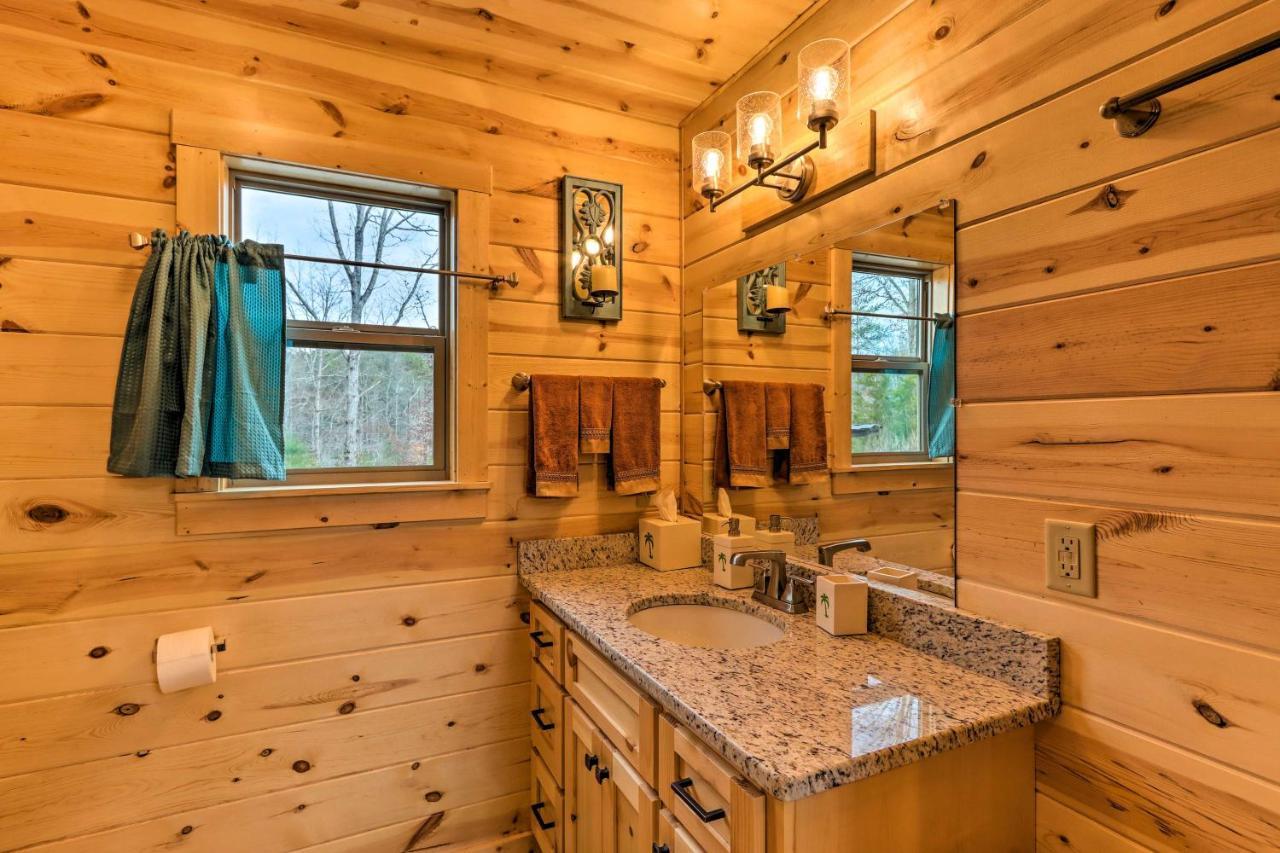 Cozy Mtn Cabin Spacious Deck And Forest Views! マーフィ エクステリア 写真